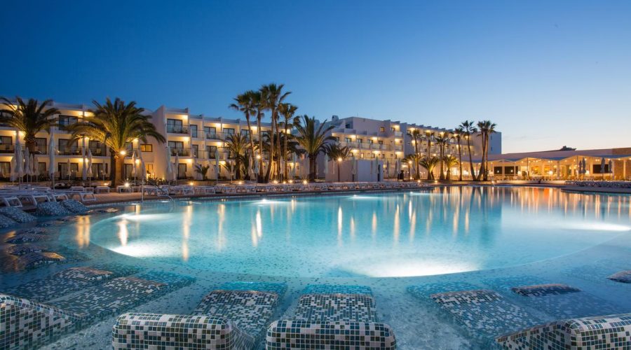 Ibiza, el paraíso hecho hotel